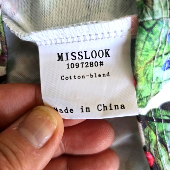 MISSLOOK White Floral Butterfly V-neck Top 2XL - Picture 6 of 9